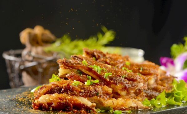 Le Don des Alpes : Côtelettes d’Agneau Rôties en Croûte d’Herbes (Wiener Kräuter Lammkoteletts)